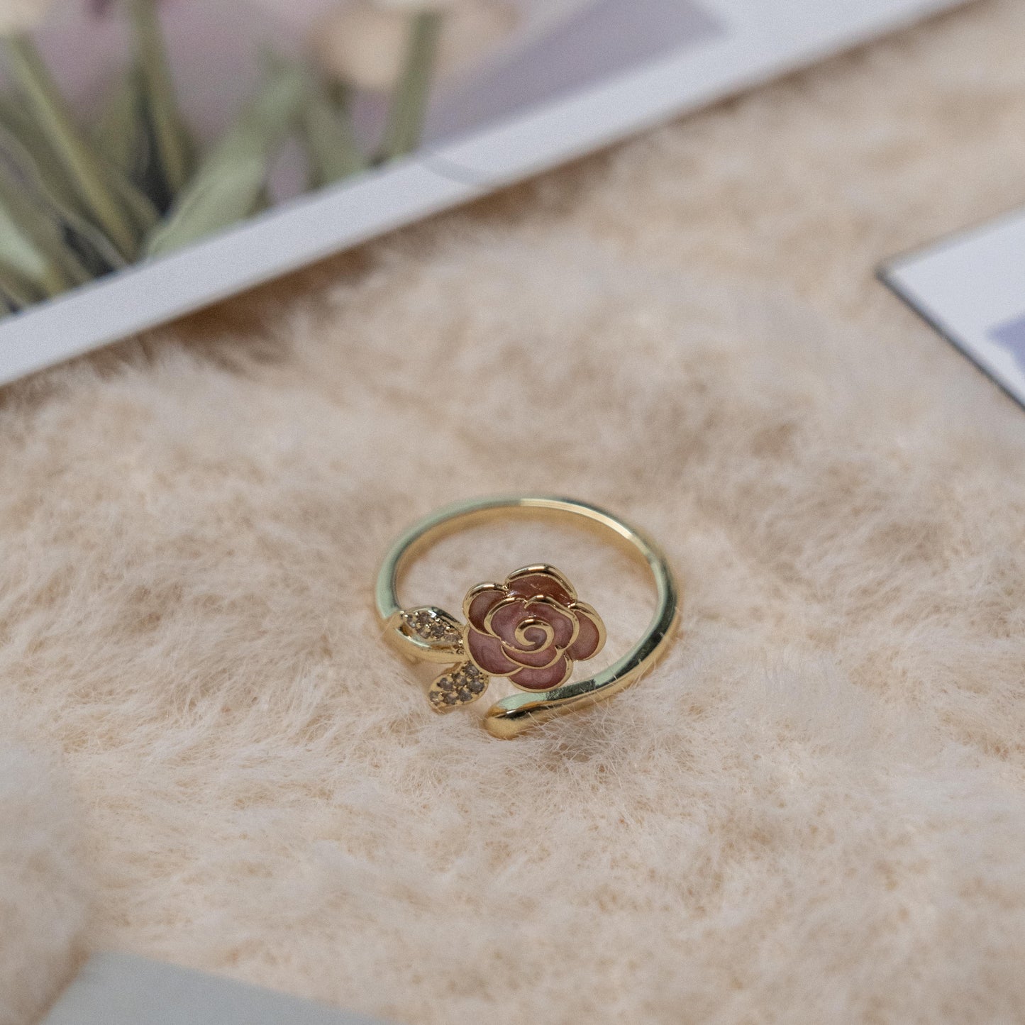 Vintage Style- Flora Enamel Gold Ring