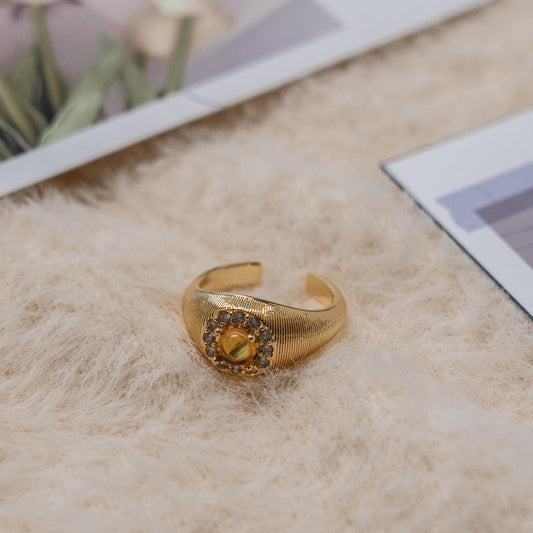 Vintage Style- Gem Gold Ring