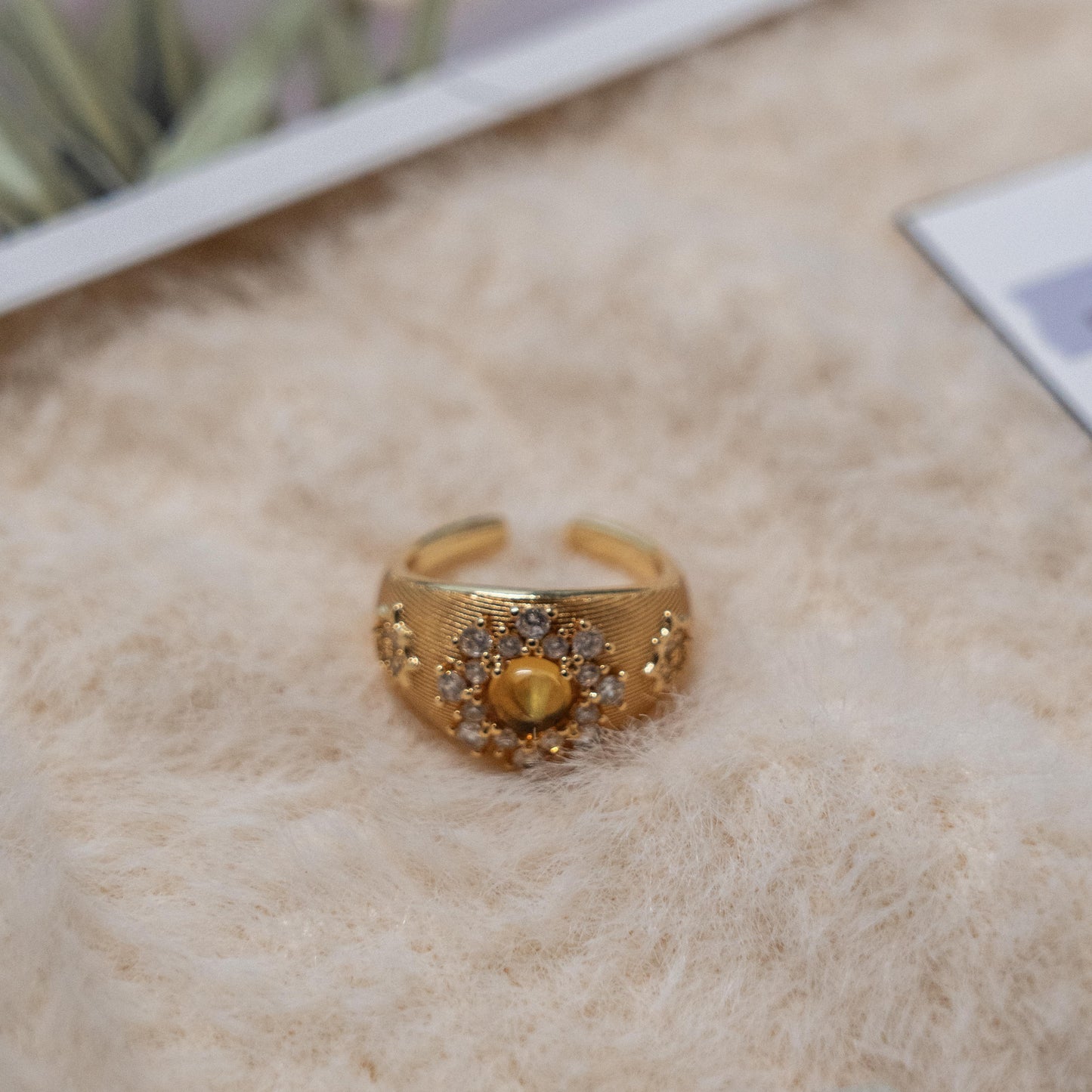 Vintage Style- Gem Gold Ring